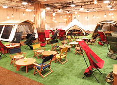 GRAND lodge CAFE & RESTAURANT／キャンパルジャパン株式会社 求人 キャンプ場を思わせる空間で、料理・接客を通じ、“非日常”を感じていただいています！