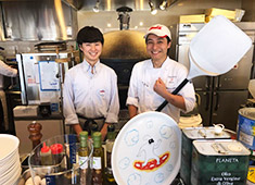 Tavola D'oro（ターヴォラ ドォーロ）／株式会社メティウスフーズ 求人 世界ピッツァ職人選手権で優勝したスタッフ始め、優秀な成績を修めたスタッフも多数在籍！技術も習得できますよ！