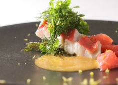 Carte Blanche（カルト ブランシュ）「株式会社ロジエ」 求人 現在は旬の野菜を使用したヘルシーなコース料理を主体に提供。プラスαあなたの感性を活かした料理を表現して下さい。