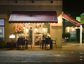 「QUATRE」「Wine Stand AXELA」etc／株式会社グラロス＜Glaros inc＞ 求人