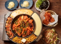 タッカンマリ鍋 丸鶏屋　北新地･梅田店／有限会社エーキューブ 求人 