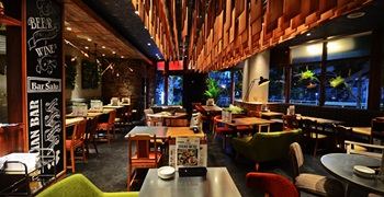 株式会社Ovation Plus 求人