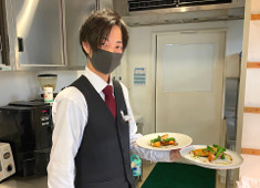 キユーピーオーガニック農園レストラン（アクアイグニス多気株式会社） 求人 ソムリエ資格取得に向けての研修や、社外での料理コンテストにも積極的に参加できます。