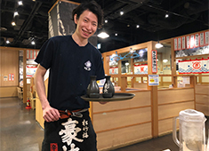 「築地食堂 源ちゃん」／株式会社 サイプレス 求人 笑顔になれる「美味しさ」を1人でも多くのお客様にお届けすることがサイプレスの使命です。