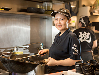 伝説のすた丼屋 川崎ルフロン店／株式会社アントワークス