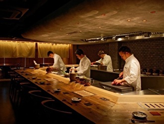 和牛料理 一石三鳥 新橋店／株式会社Human Qreate