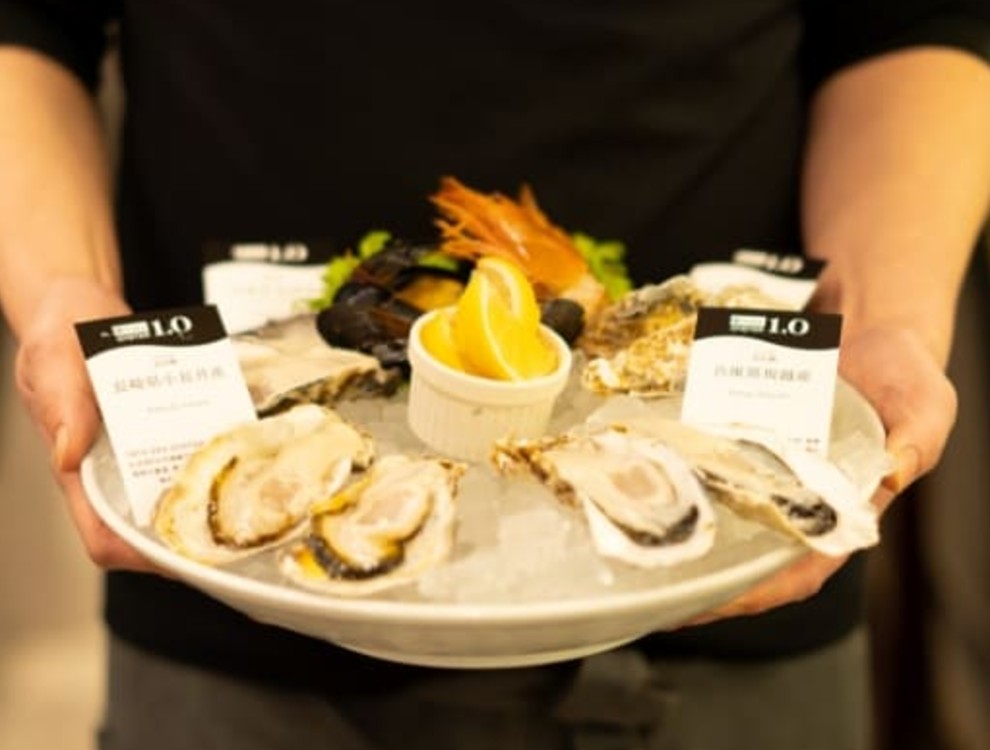 8TH SEA OYSTER Market Kitchen 阪急うめだ本店