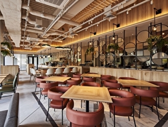 ALL DAY CAFE ＆ DINING“The Blue Bell”／CLUB 38 他／株式会社バリューテーブル 求人