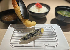 『天ぷら 咲く菜』／元気寿司株式会社 求人 安定した環境だから
こそ！今までやりたくても出来な
かった【チャレンジ】ができます！！