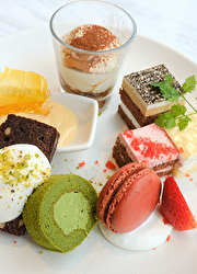 ALL DAY CAFE ＆ DINING“The Blue Bell”／CLUB 38 他／株式会社バリューテーブル 求人