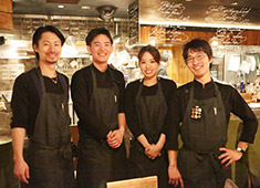 株式会社 プロダクトオブタイム／シーフードスパニッシュ＆タパス LUBINA・タパス＆バー レストラン(仮称) 求人 エキサイティングに挑戦を続ける会社だから、毎日刺激がいっぱいで自己成長に繋がります。