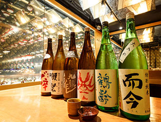 銀座 独楽／金の独楽 他（有限会社 勝企画） 求人 日本酒・焼酎の品揃えが豊富！旬のお酒や入手困難な希少酒にお目にかかれることも！利き酒師を目指す方には絶好の環境◎