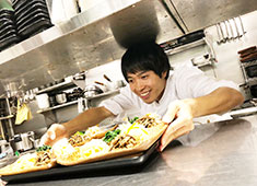 「焼肉 おくう」／株式会社 おくう 求人 経験者は即戦力として優遇します！もちろん焼肉未経験の方まで幅広く歓迎しています！