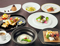 THE DINING(ザ ダイニング)／芝パークホテル 求人 和洋中が融合したコースもご用意しており、常連のお客様からもバリエーションが増えたとご好評をいただいております。