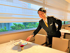 THE DINING(ザ ダイニング)／芝パークホテル 求人 接客未経験の方、ブランクがある方、経験が浅い方も大歓迎！ワンランク上のサービス・おもてなしが身に付きます。