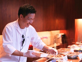 「並木橋 なかむら」「蕎麦屋 山都」「味のなかむら」、他 求人 今の時代に合わせて、テイクアウトも始めています。プロだからこその和食の味を家庭にも届けています。