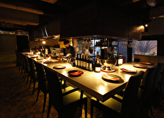 Risotto Cafe 東京基地 他／株式会社壱OR八（ワンオアエイト） 求人 【鉄板マフィア.tokyo】落ち着いた雰囲気の中で、鉄板とイタリアンを融合させた唯一無二の料理を提供しています！