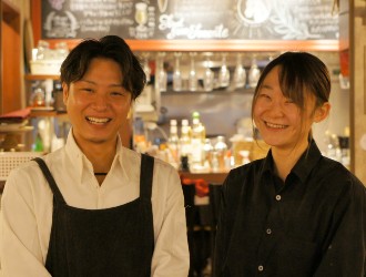 馬肉バル 跳ね馬、ほか／株式会社タケル 求人 初めて料理長ポジションを希望する方も大歓迎！一人一人の経験に合わせてしっかりと優遇しています。