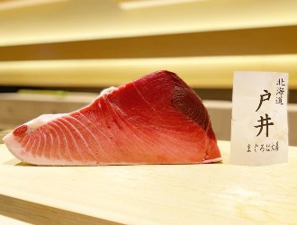 赤坂 鮨ふくなが 求人 板場デビューを目指す、若手寿司職人にもチャンスが多数！“握り”も積極的にお教えします。
