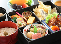 カルチャーパビリオン 平安祭典 求人 9割を超すお客様に、味・価格でご満足いただいています。