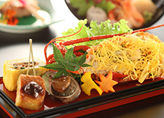カルチャーパビリオン 平安祭典 求人 懐石や寿司など幅広い和食を提供しているので、様々な技術・知識を身につけることができます。
