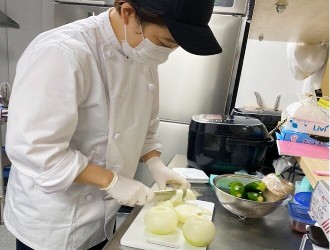 フードポイント西荻窪店／AFO合同会社（フードデリバリー事業部） 求人 難しい調理はありません。料理が好きな方であれば、十分対応できる料理内容です！