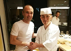 鮨屋 小野 求人 イタリアやアメリカなど、海外で活躍する為の足掛かりになる経験を積むことができますよ！