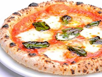 Trattoria Restaurant CARESS 求人