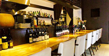 「Dining ROCO」「小料理 九曜紋」「MARC」「VIVIANA」／K.C.C. 株式会社 求人