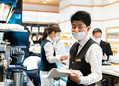 「知喜多 蒲田駅前店」「知喜多 横浜西口店」「知喜多亭 和（なごみ）」他／株式会社 水信ブルックス 求人 日常的に、おいしく手軽に果物を食べることができる場所を拠点とし、お客様のライフスタイルに合わせた商品を発信。