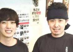 「北海道らーめん みそ熊」「熟成味噌タンメン蔵味噌屋」／株式会社GRAST 求人 先輩たちも異業種･異職種からの挑戦で､ラーメン作りのプロとして活躍中です｡