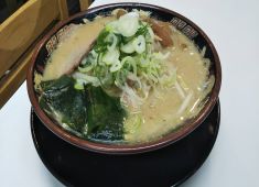 「北海道らーめん みそ熊」「熟成味噌タンメン蔵味噌屋」／株式会社GRAST 求人 1店舗1店舗で自家製味噌を仕込み､こだわりの味を追求しています｡
