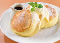 オリジナルパンケーキハウス／フークル 株式会社 求人 スタッフとコミュニケーションを取りながら、チームワークやモチベーションを高めて、より強いチームにしてください！