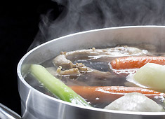 月島もんじゃ こぼれや 求人 ”和食材と下町創作もんじゃ”。出汁から手間暇を惜しまず妥協しません。