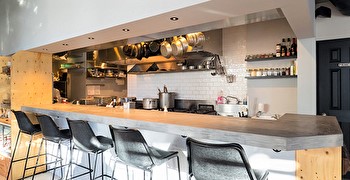 TSURUMI DINING（ツルミ ダイニング）、他／株式会社フルルドレーヴ 求人