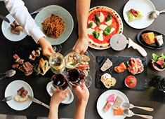 TSURUMI DINING（ツルミ ダイニング）、他／株式会社フルルドレーヴ 求人 当店は20～40代が活躍しており、仕込みから全員で手分けして行う…など、一人に負担をかけすぎないスタイルで営業中！