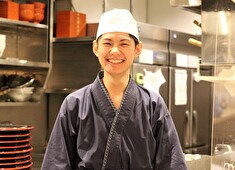 総本家 更科堀井 日本橋高島屋店 、他／株式会社 更科堀井 求人 飲食業界未経験者も歓迎しているので、基礎から学びたい方もぜひご応募ください！
