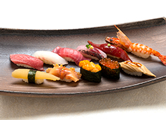 株式会社 玉寿司 求人 当社は日本で初めて末広手巻き寿司を巻いた寿司店。「伝統」を元に、これから新しいことへもチャレンジしていきます！