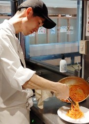 ホームズパスタ SHINAGAWA／東京レストランツファクトリー株式会社 求人