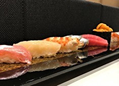 イートフィールド株式会社 求人 【鮨部門】1貫に集中し働ける好環境！カウンター越しに本物を提供できる希少な職場です。