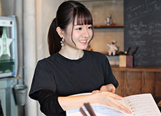 株式会社 MOTHERS／TATA BAR RESTAURANT CAFE／pizzeria napoletana CANTERA 他 求人 当社では女性スタッフ・既婚者も多く働いており、入社後に結婚・出産をしたスタッフも在籍！そういった面の安定感も抜群！