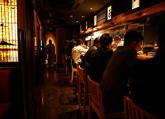 株式会社でですけ 求人 連日、お客様の笑顔で絶えない店内。銀座随一の繫盛店になります。
