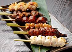 株式会社でですけ 求人 職人が丁寧に1串１串焼き上げお客様にご提供。そのスキルを学ぶことができます。