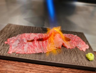 常盤興産 株式会社　※新宿高島屋 新店開業準備室 求人 鉄板焼きだけでなく、素材を活かした炙り料理なども提供。料理や食材と向き合いたい方にもピッタリです。