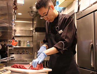 焼肉専科 肉の切り方／株式会社 明治座フードコミュニティー 求人
