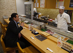 株式会社千寿司チェーン 求人 豊洲から仕入れる新鮮なネタはお客様はもちろんですが、職人も納得いくものです。