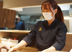 挽肉屋 神徳／丸八殖産 株式会社 求人 新しいお店で新しい仲間とスタートしませんか？多くの方にお会いできるのを楽しみにしています！