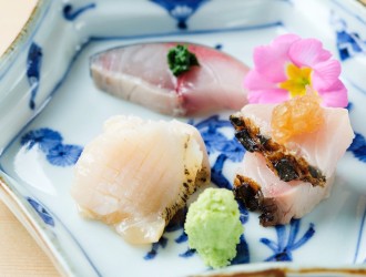 鮨 こしかわ／株式会社バードン 求人 握りと一品料理を織り交ぜたコースを提供します。和食経験も活かすことができます。