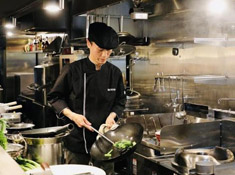 桐梓林（トンズリン）／株式会社ギガデイン 求人 どこにいっても通用するような、幅広い技術を学べる環境です！