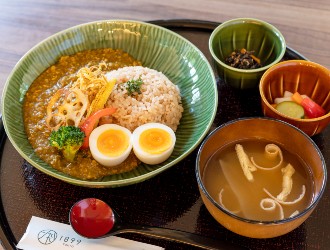 RESTAURANT 1899 OCHANOMIZU（レストラン1899お茶の水）／株式会社龍名館ホテルシステムズ 求人 お昼は、カジュアルなカフェランチも提供！気軽に立ち寄れるお店をつくっています。
